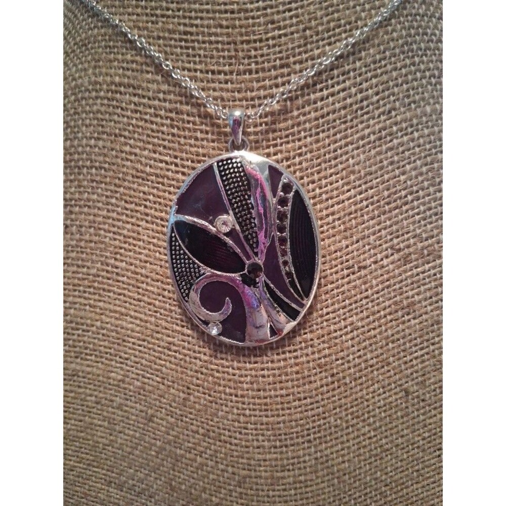 Silver Tone Pendant
